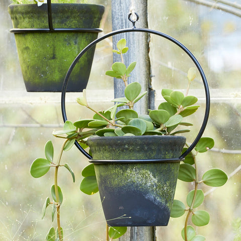Svea Black Hanging Pot Holder